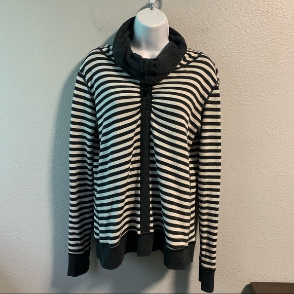 Reversible Lululemon Sweatshirt - Picture 6 of 10